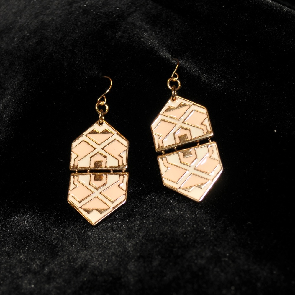 Light Pink/ Ivory‎ / Gold Earrings 8023